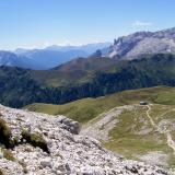 Il Rifugio Sassopiatto dalla Vetta omonima